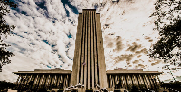 httpsnmcdn.ioe186d21f8c7946a19faed23c3da2f0dab1b96861a2534eba8191fd2315c6a596filesnewssenate-republicans-approve-anti-immigrant-bill-sb-168florida-state-capitol