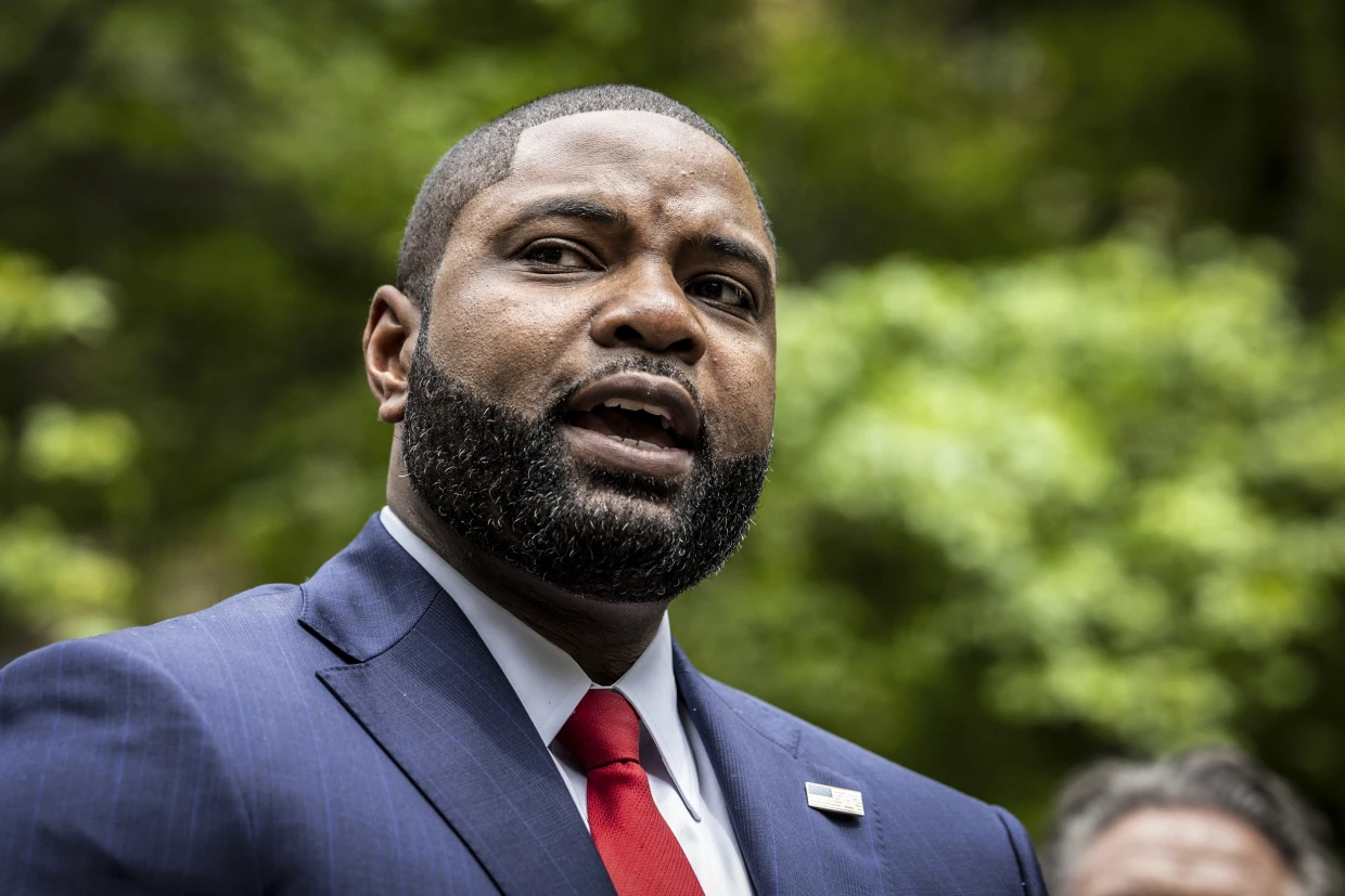 240605-Byron-Donalds-ew-445p-9e8a38